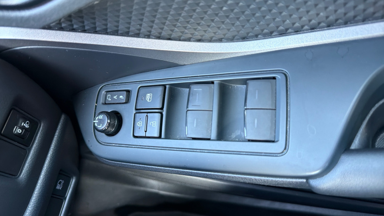 Toyota C-HR 1.8 Hybrid Icon 5dr CVT Hybrid Hatchback